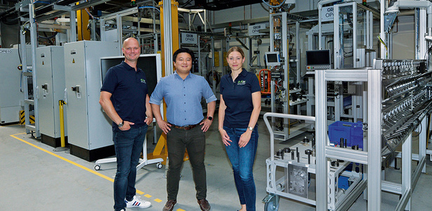 GROB employees with customers